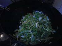 卖相不错的香芹炒豆干做法图解7)