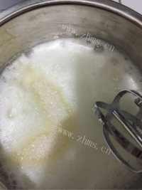 营养丰富的戚风蛋糕做法图解7)