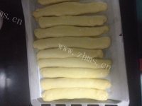 口感不错的牛奶排包做法图解11)