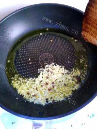 DIY清炒油麦菜做法图解2)