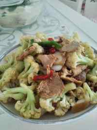 家常菜花菜炒肉片