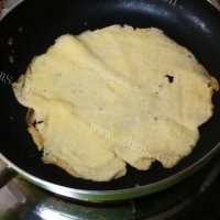 家常的洋葱炒超薄蛋丝做法图解4)