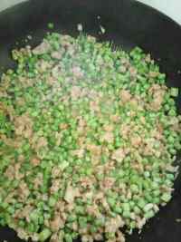 家常菜酸豆角炒肉沫做法图解10)