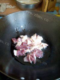 家有大厨之蒜薹炒肉做法图解2)