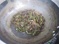味道不错的肉丝炒蕨菜