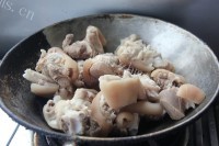 美味的腐乳猪蹄做法图解5)