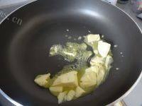 口感不错的抹茶花生牛轧糖做法图解4)