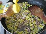 玉米粒炒肉泥做法图解11)