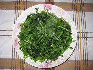 口感饱满的蒜蓉茼蒿做法图解7)