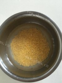 爱上蓝莓味绿豆糕做法图解2)