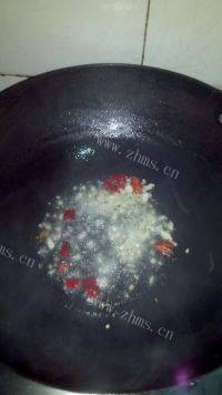 香菇炒丝瓜做法图解3)