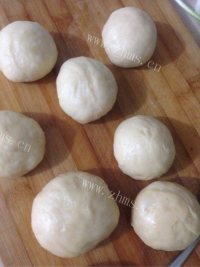 色香味俱全的牛肉汉堡包做法图解2)