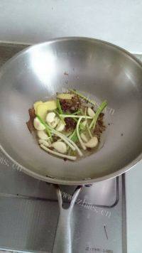 美味的海藻排骨做法图解8)