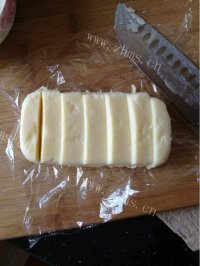 牛奶冻做法图解5)