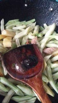 家常菜扁豆炒土豆