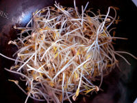 唇齿留香的豆芽炒肉做法图解6)