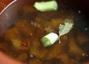 土豆炖牛肉做法图解2)
