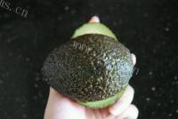 色泽鲜亮的牛油果三明治做法图解2)