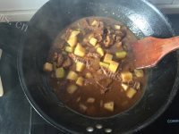 特色美食牛肉咖喱饭做法图解8)