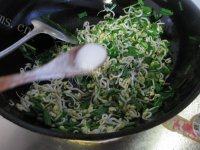 常吃不腻的韭菜炒豆芽