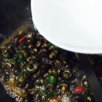 十分可口的炒螺蛳做法图解8)