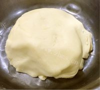 美味牵牛之恋蛋黄酥做法图解5)