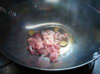 家常菜肉炒平菇做法图解6)
