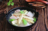 美味的腌笃鲜