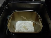 自制红豆面包做法图解1)