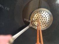 回味悠长的炸红薯片做法图解5)