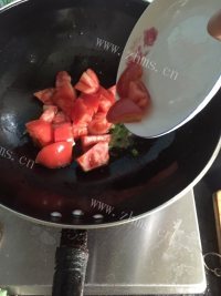 美味营养的西红柿鸡蛋汤做法图解4)