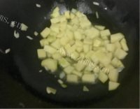 美味香菇土豆炒鸡丁做法图解5)
