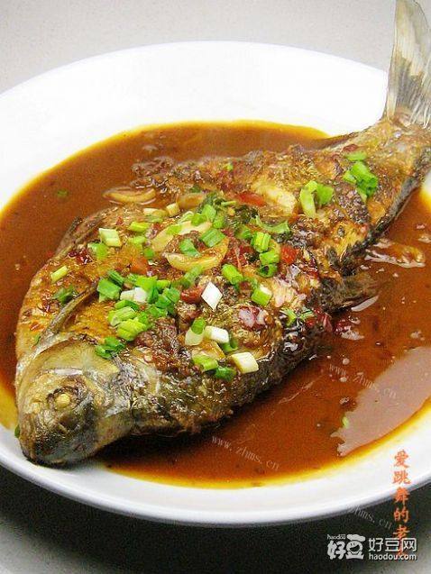 红油豆瓣酱烧鳊鱼