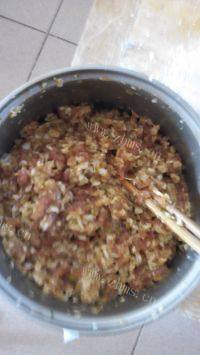 自制白菜猪肉水饺做法图解4)