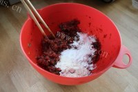 美味的瑞典牛肉丸子做法图解3)