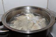 自己做的猪肉酸菜馅饺子