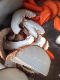 美味的香菇豆苗米线做法图解2)