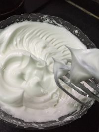 自制原味冰淇淋做法图解6)