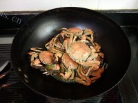 家常葱姜水煮螃蟹做法图解5)