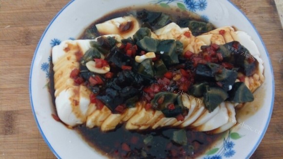五味俱全的皮蛋豆腐