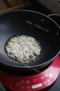色泽鲜亮的蚵仔煎做法图解4)