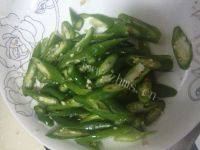 家常菜辣椒小炒肉做法图解3)