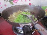 好吃的尖椒炒茄丝做法图解7)