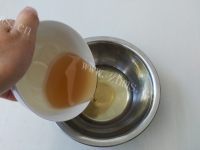 自制广式莲蓉月饼做法图解2)