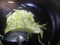 香飘的蒜黄炒鸡蛋做法图解6)