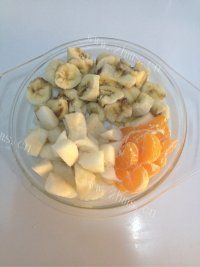 色香味浓的水果沙拉做法图解2)
