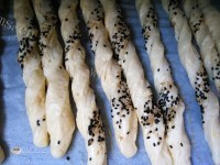 自制芝麻面包棒做法图解10)