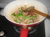 「DIY美食」芹菜炒肉做法图解7)