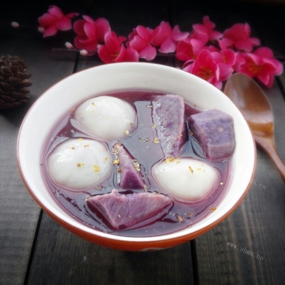 美味的紫薯汤圆