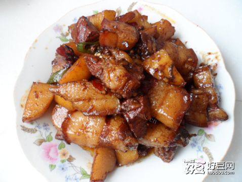 土豆红烧肉